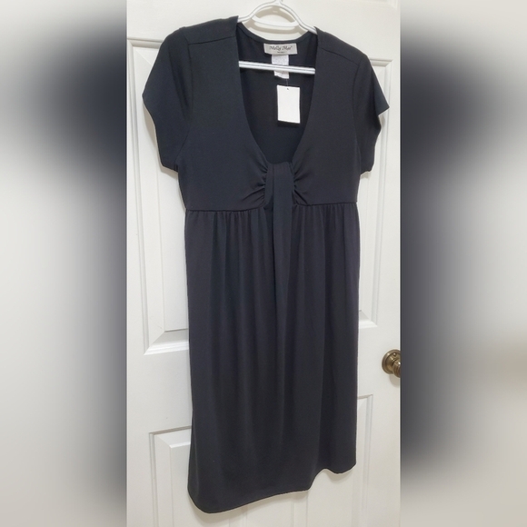 Molly Mae Black Short Sleeve V-Neck Empire Waist Maternity Dress - Picture 2 of 5